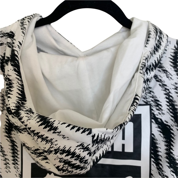 NWOT Puma Women’s Wild Pack Cropped All Over Print Hoodie - Picture 10 of 16